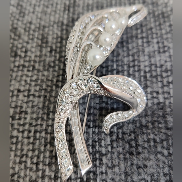 Nolan Miller Brooch - Picture 2 of 8